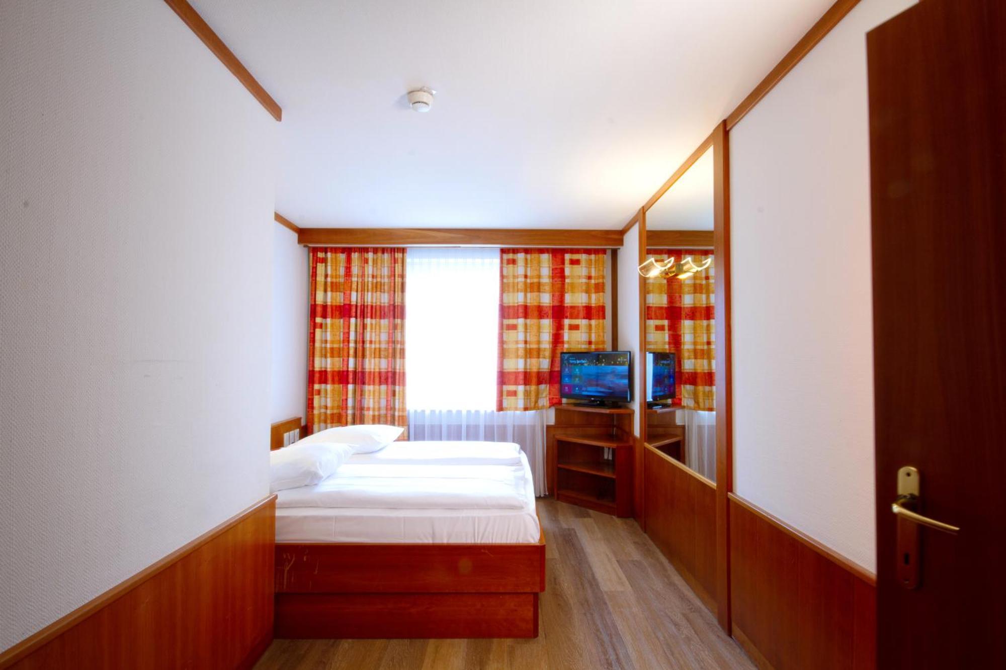 Vienna Sporthotel ภายนอก รูปภาพ