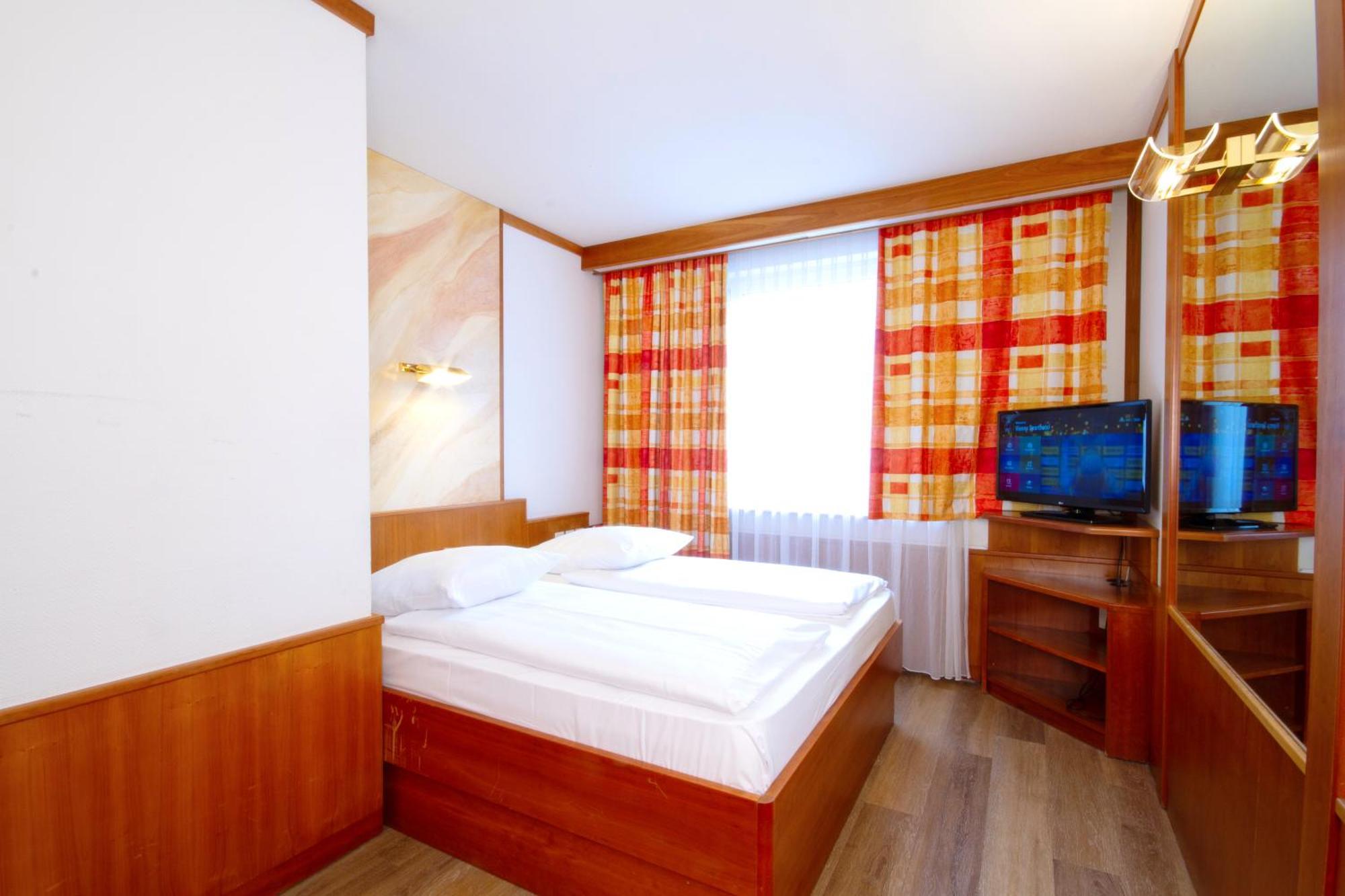 Vienna Sporthotel ภายนอก รูปภาพ