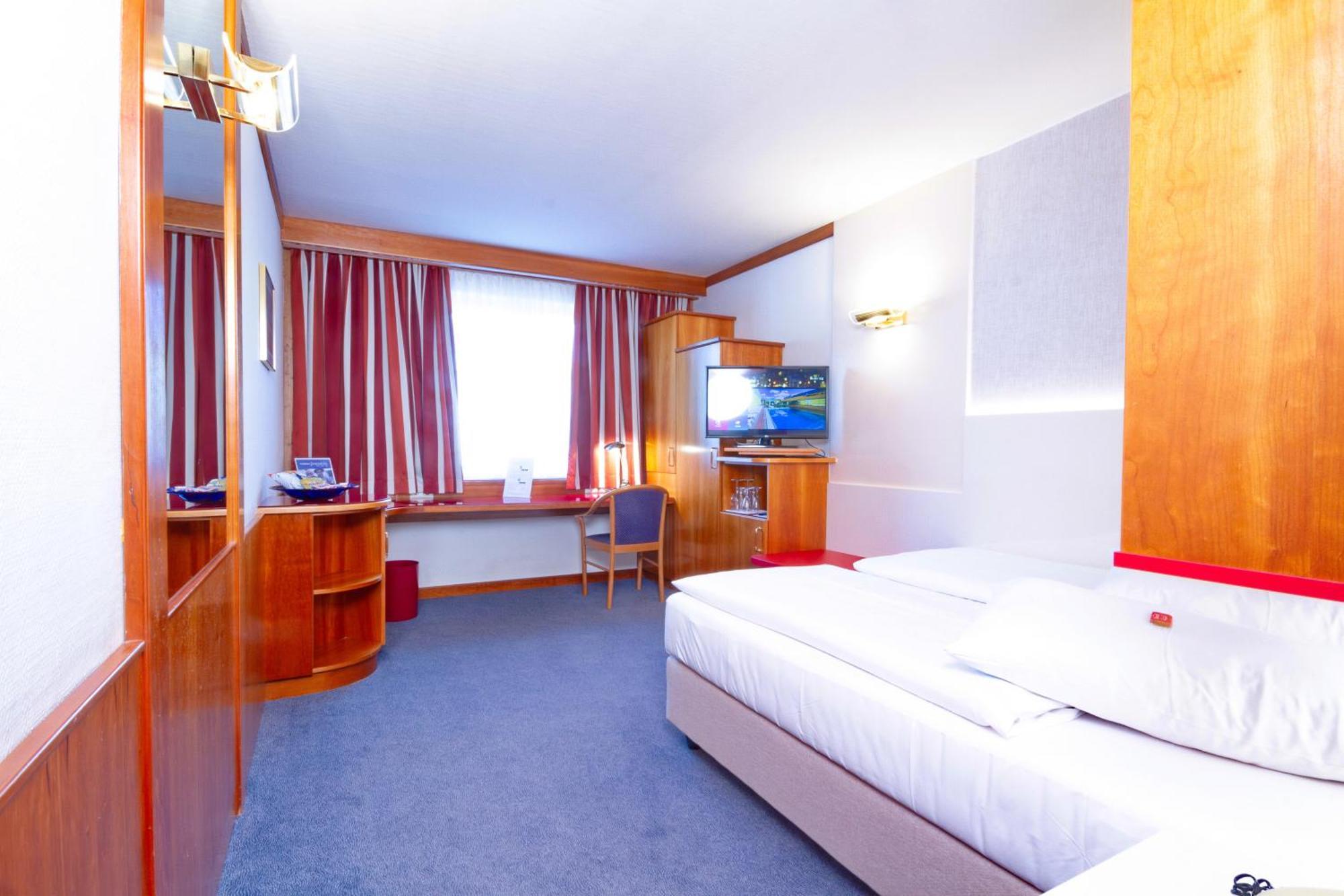 Vienna Sporthotel ภายนอก รูปภาพ