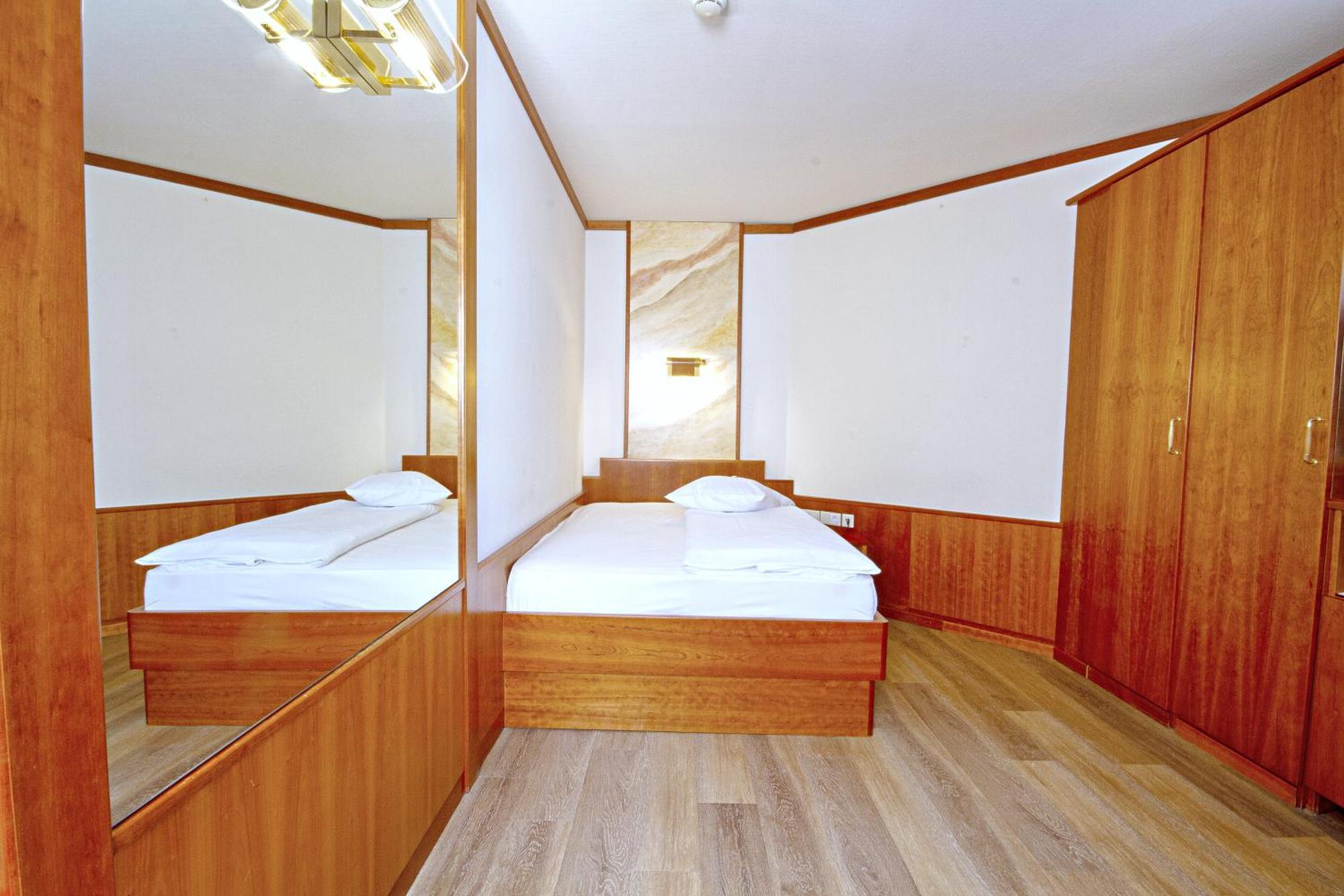 Vienna Sporthotel ภายนอก รูปภาพ